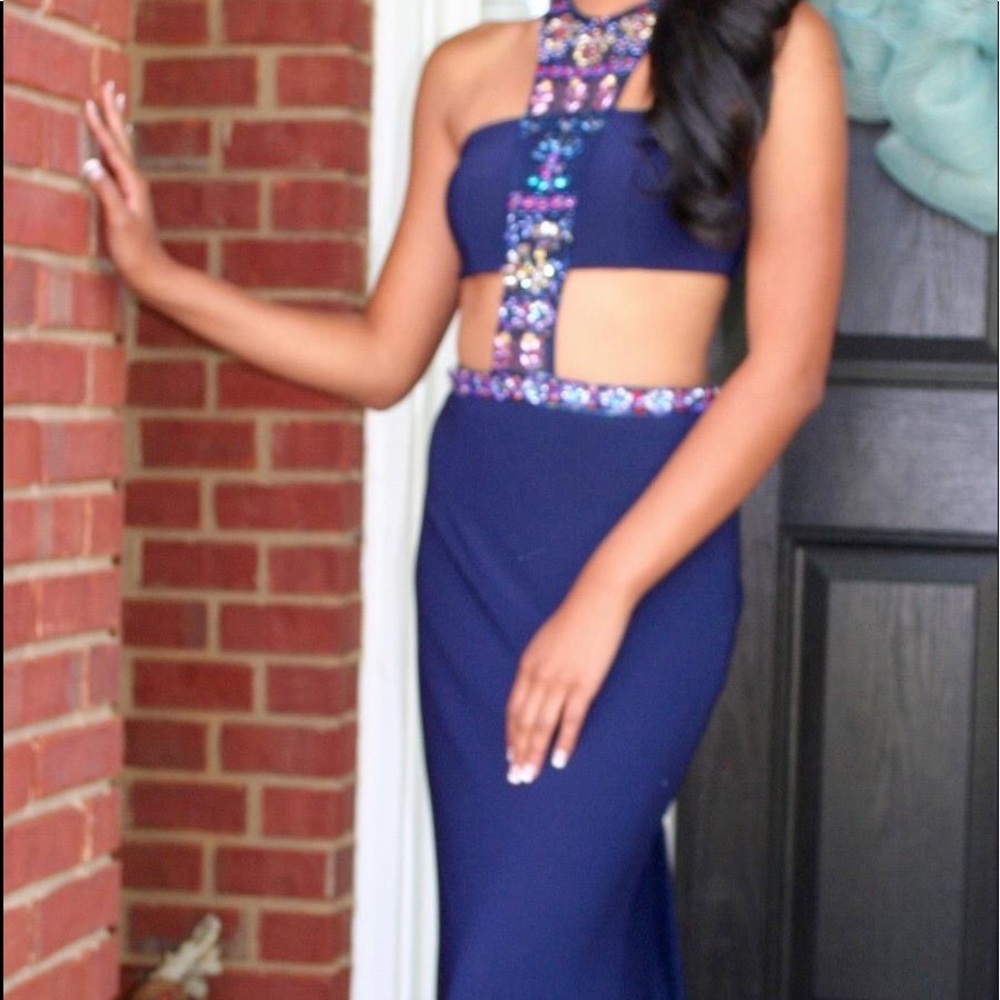 Stunning prom dress!!! - Picture 5 of 8